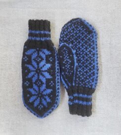 Setesdal Votter Hand Knitted Wool Mittens in Cornflour Blue & Black